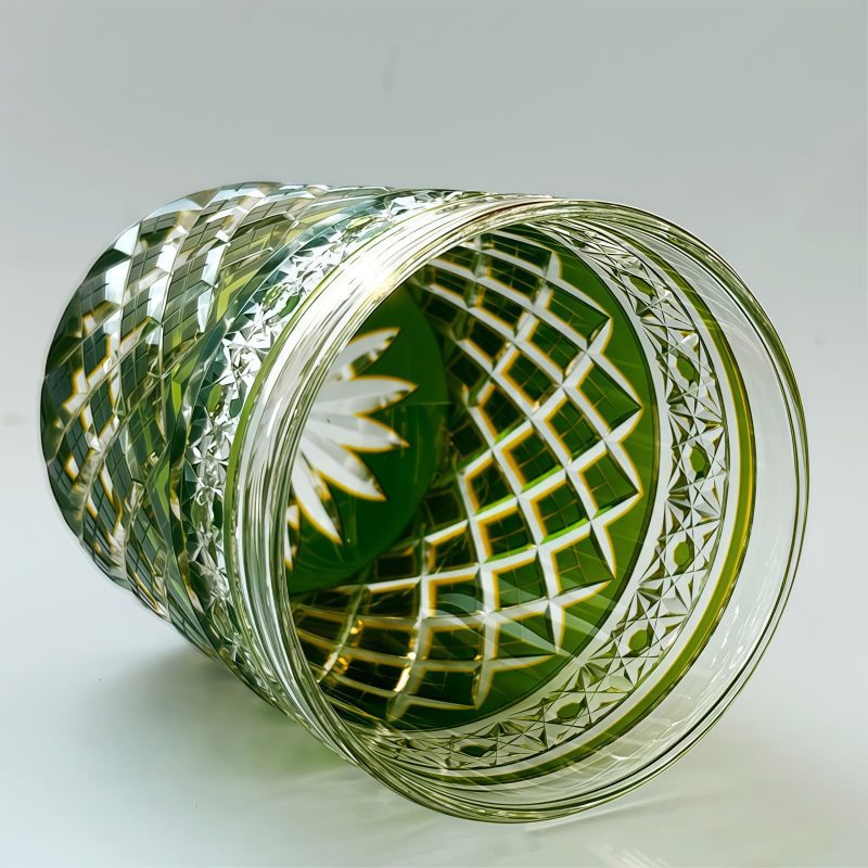 Handgefertigtes Edo-Kiriko-Kristallglas im zweifarbigen Design Edo Kiriko Handcrafted Dual-Tone Crystal Glass | Geometric Faceted Cut - 4