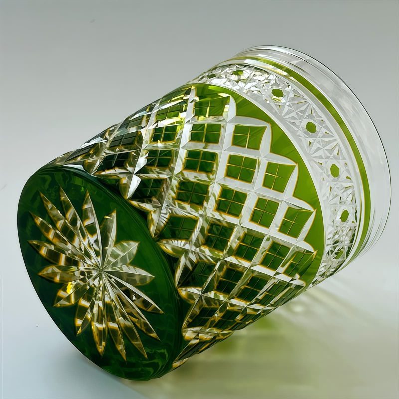 Handgefertigtes Edo-Kiriko-Kristallglas im zweifarbigen Design Edo Kiriko Handcrafted Dual-Tone Crystal Glass | Geometric Faceted Cut - 5
