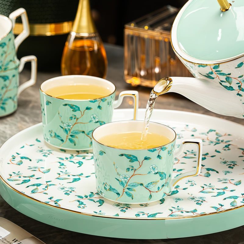Porzellan-Teeservice in Hellgrün mit Blättermotiv und drehbarem Tablett Light Green Leaf Porcelain Tea Set with Rotating Tray - 2