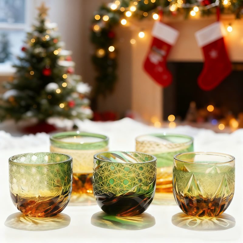 Handgeschliffenes Edo-Kiriko Sake-Glas aus grün-bernsteinfarbenem Kristall Edo Kiriko Green-Amber Crystal Sake Glass | Handcrafted Japanese Drinkware - 1