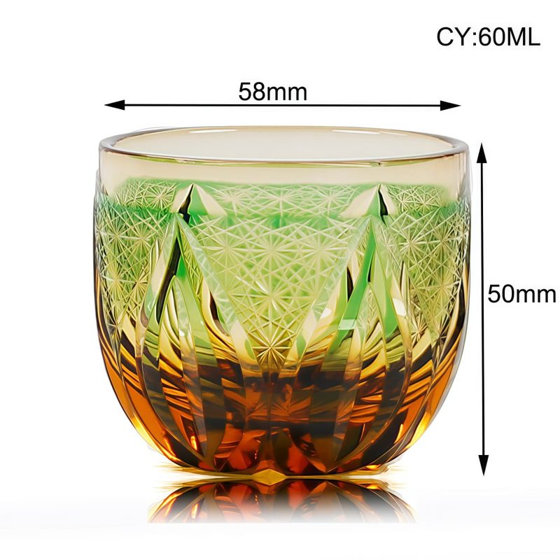 Handgeschliffenes Edo-Kiriko Sake-Glas aus grün-bernsteinfarbenem Kristall Edo Kiriko Green-Amber Crystal Sake Glass | Handcrafted Japanese Drinkware - 10