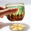 Handgeschliffenes Edo-Kiriko Sake-Glas aus grün-bernsteinfarbenem Kristall Edo Kiriko Green-Amber Crystal Sake Glass | Handcrafted Japanese Drinkware - 4