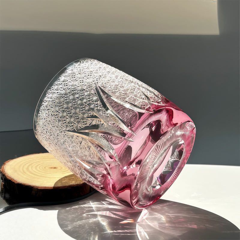 Handgefertigtes Edo-Kiriko-Whiskyglas „Pink Ember“ Edo Kiriko Handcrafted Pink Ember Whiskey Glass - Starburst Crystal Tumbler - 3