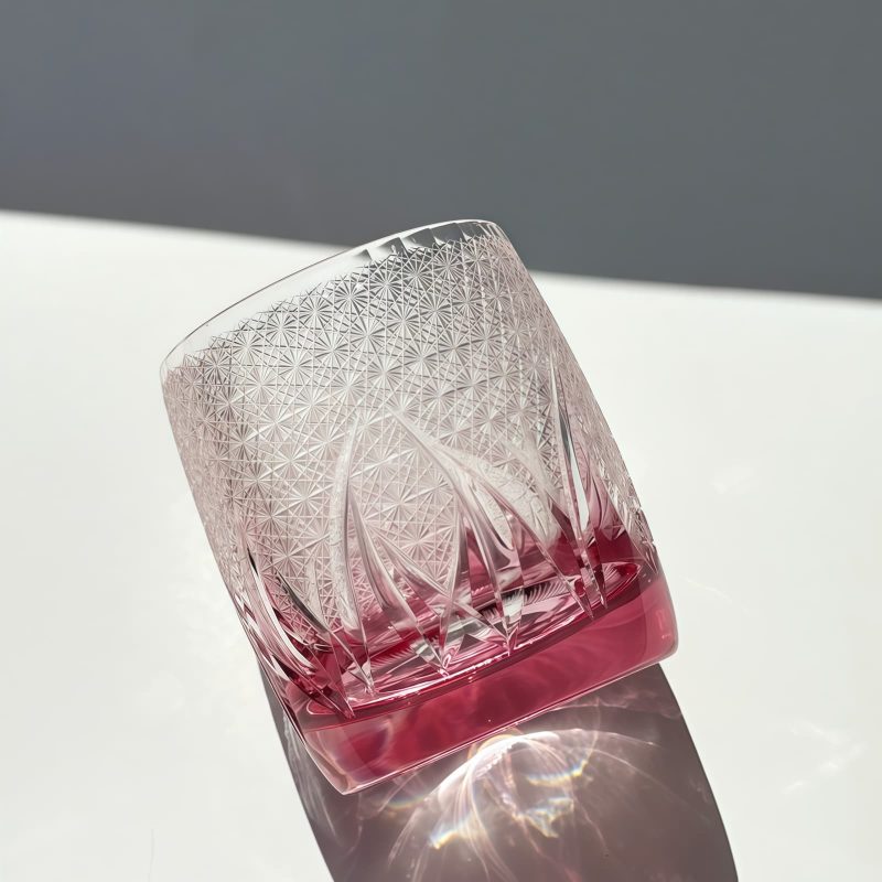 Handgefertigtes Edo-Kiriko-Whiskyglas „Pink Ember“ Edo Kiriko Handcrafted Pink Ember Whiskey Glass - Starburst Crystal Tumbler - 5