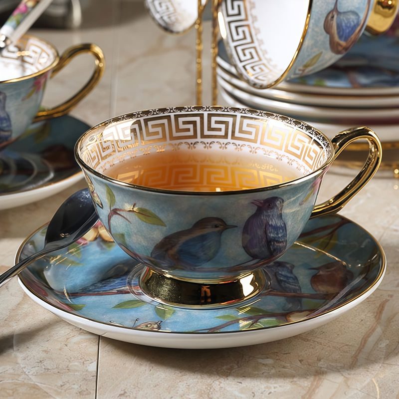 Bone China Tassen- und Untertassen-Set mit blauem Blumen- und Vogelmotiv Blue Flowers & Birds Bone China Cup & Saucer Set - 2
