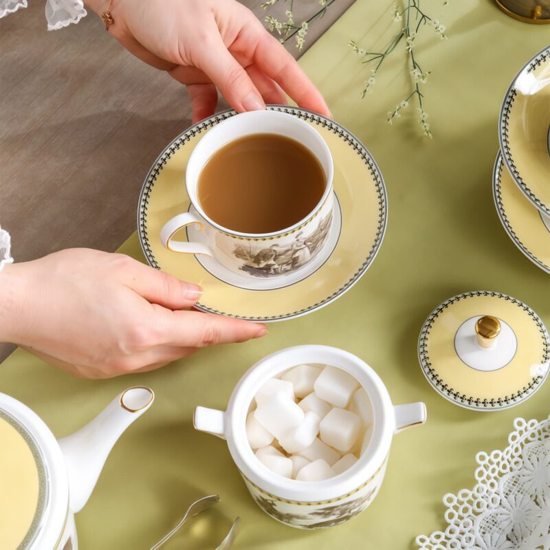 Handgefertigtes Skagen Teeservice aus feinstem Bone China Skagen Handcrafted Bone China Tea Set | Vintage European Dinnerware - 21