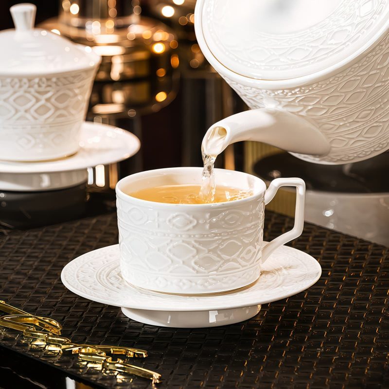 Weißes Porzellan-Teeservice mit Bohème-Relief White Bohemian Embossed Porcelain Tea Set - Elegant English Teaware - 7