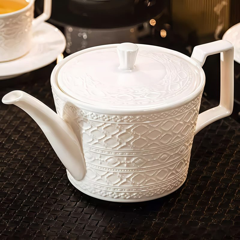 Weißes Porzellan-Teeservice mit Bohème-Relief White Bohemian Embossed Porcelain Tea Set - Elegant English Teaware - 3