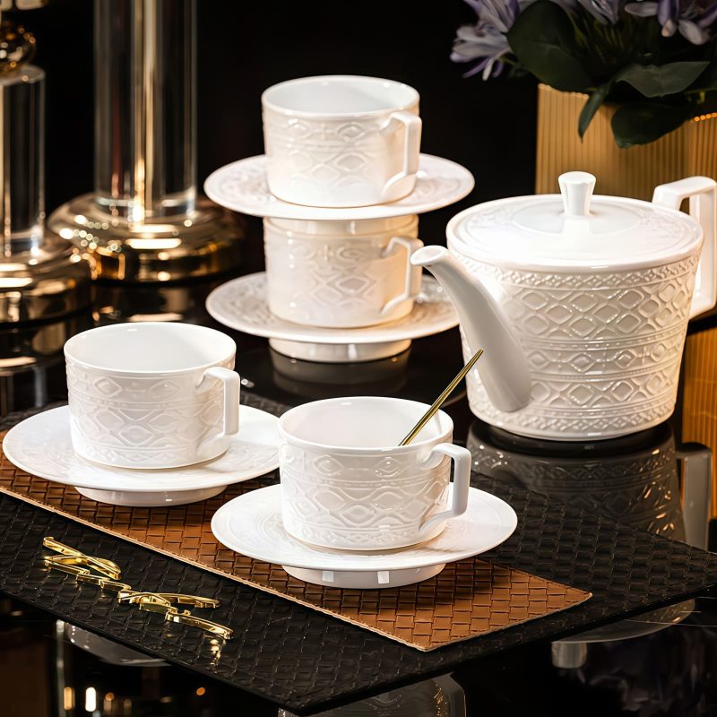 Weißes Porzellan-Teeservice mit Bohème-Relief White Bohemian Embossed Porcelain Tea Set - Elegant English Teaware - 6
