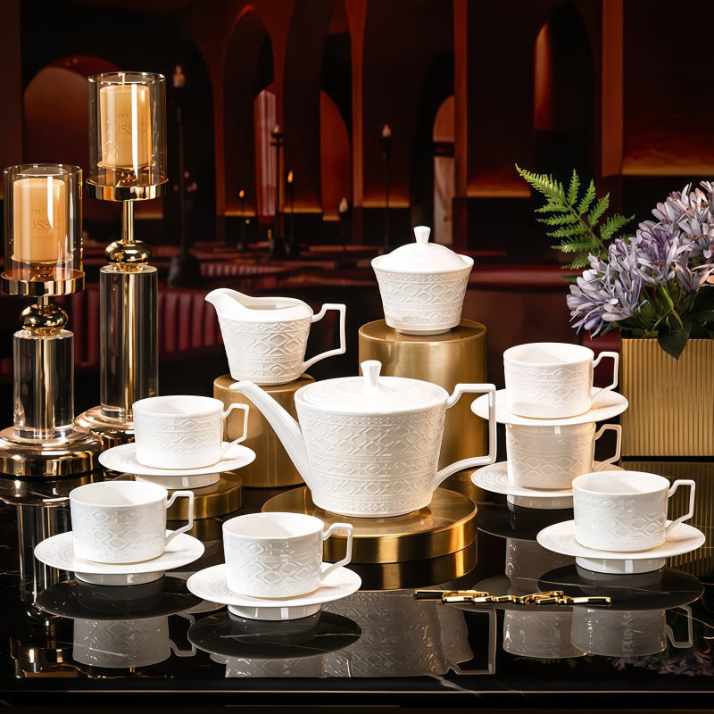 Weißes Porzellan-Teeservice mit Bohème-Relief White Bohemian Embossed Porcelain Tea Set - Elegant English Teaware - 9