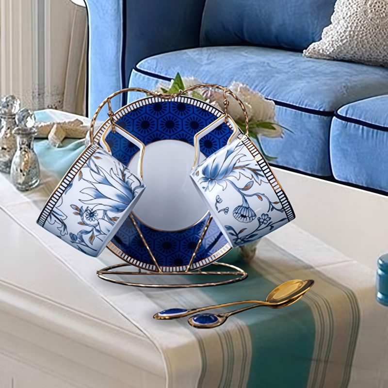 Tassen- und Untertassen-Set aus Bone China mit blau-weißer Yucca-Blüte Blue & White Yucca Flower Bone China Cup & Saucer Set - 3