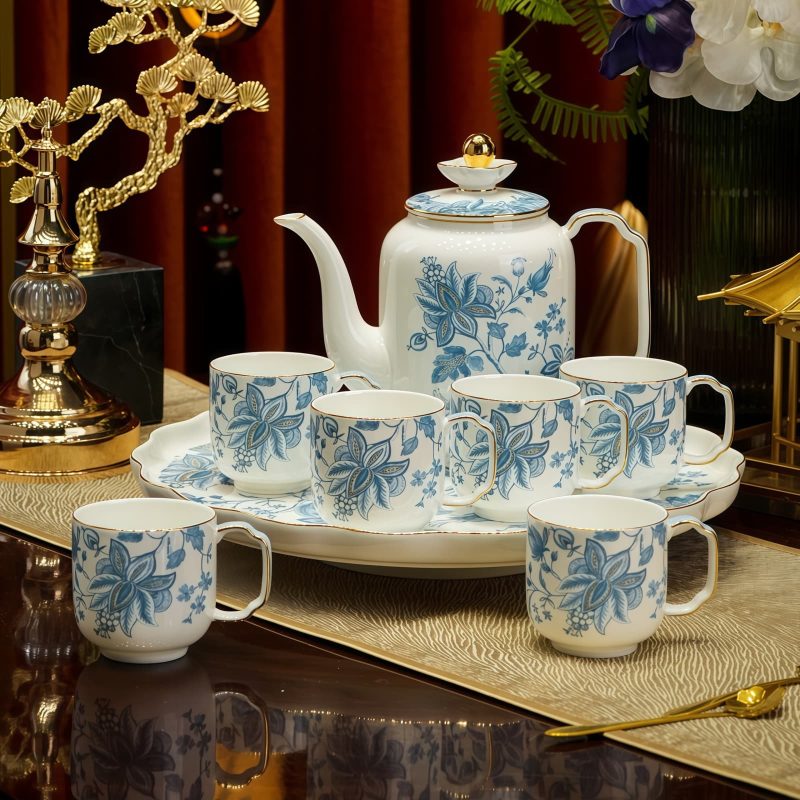 Blau-Weißes Tee-Service aus Porzellan mit Granatapfelblüten-Motiv und Tablett Blue & White Garnet-Flower Porcelain Tea Set with Tray - 6