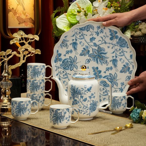 Blau-Weißes Tee-Service aus Porzellan mit Granatapfelblüten-Motiv und Tablett