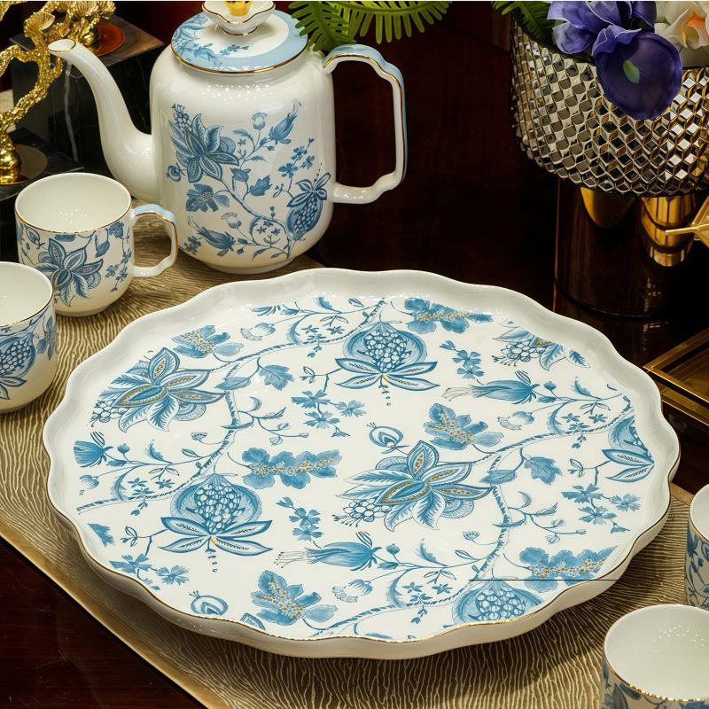 Blau-Weißes Tee-Service aus Porzellan mit Granatapfelblüten-Motiv und Tablett Blue & White Garnet-Flower Porcelain Tea Set with Tray - 5