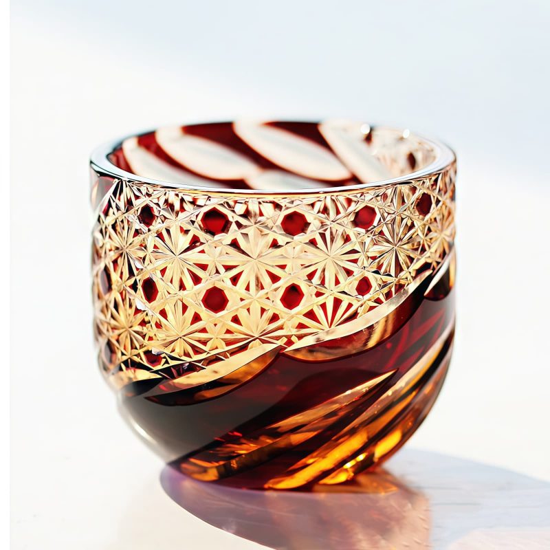 Handgefertigtes Edo-Kiriko Sake-Glas aus bernstein-rotem Kristall Edo Kiriko Handcrafted Red-Amber Crystal Sake Glass - 2
