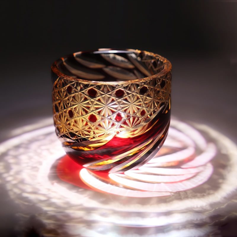 Handgefertigtes Edo-Kiriko Sake-Glas aus bernstein-rotem Kristall Edo Kiriko Handcrafted Red-Amber Crystal Sake Glass - 15