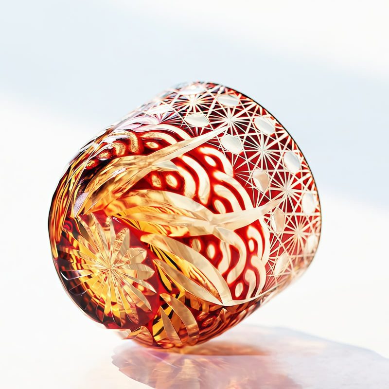Handgefertigtes Edo-Kiriko Sake-Glas aus bernstein-rotem Kristall Edo Kiriko Handcrafted Red-Amber Crystal Sake Glass - 9