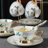 Teeservice aus Bone China mit Kamelien-Motiv und Golddekor Camellia Flower Bone China Tea Cup & Saucer Set with Gold Accents - 3