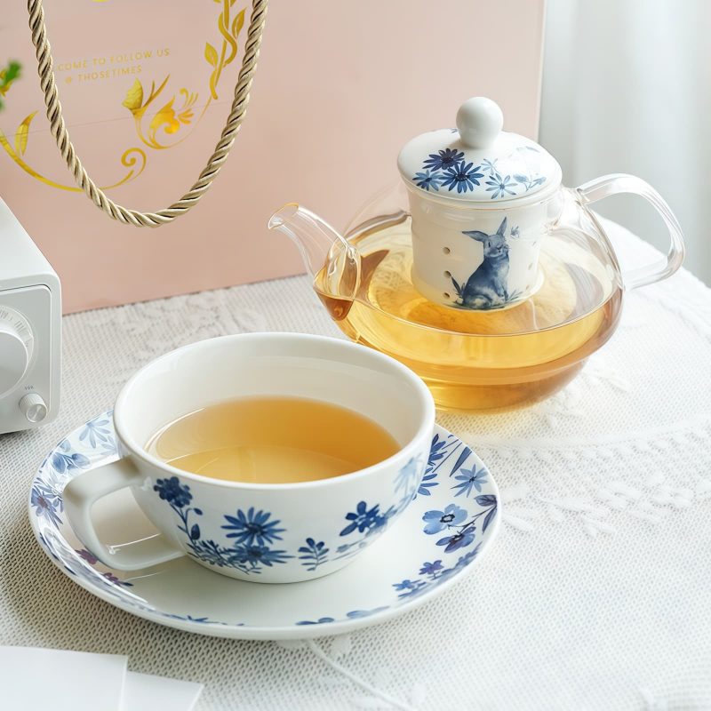 Tea-for-One-Set „Blue Rabbit“ aus Bone China & Glas mit Teesieb Blue Rabbit Floral Bone China & Glass Tea for One Set with Infuser - 3