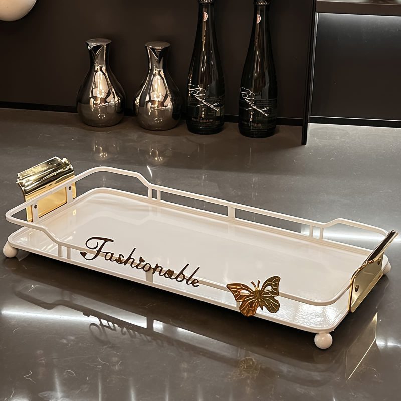 Modernes Porzellan-Teeservice mit goldenen Punkten und Hirsch-Halterung Gold Polka Dot Porcelain Tea Set with Deer Holder - Modern Luxury - 5