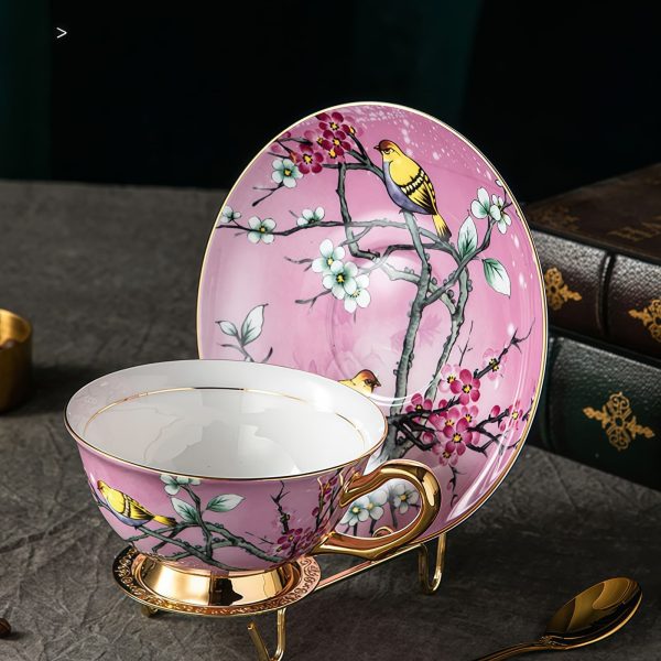 Teetassen-Set aus Bone China in Rosa mit Blumen- und Vogelmotiv und Goldgriff