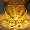 Edo Kiriko handgefertigtes Whiskyglas „Gray Phoenix“ mit Pfauenmotiv in Holzbox Edo Kiriko Peacock Pattern Whisky Glass - Gray Phoenix Edition - 4