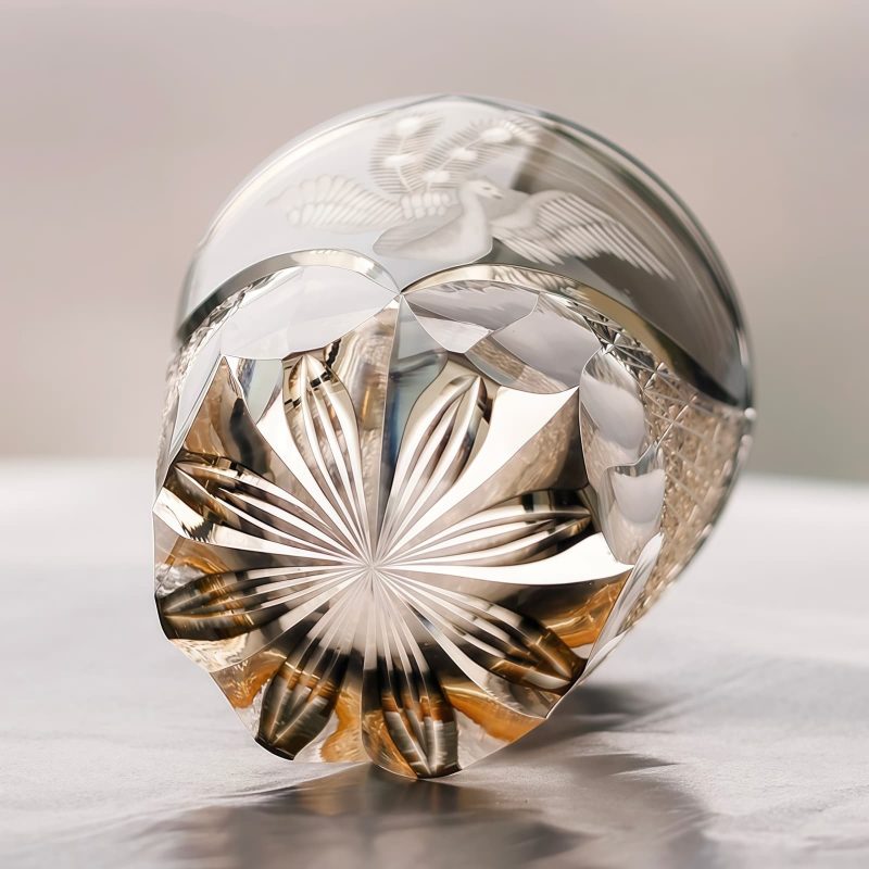Edo Kiriko handgefertigtes Whiskyglas „Gray Phoenix“ mit Pfauenmotiv in Holzbox Edo Kiriko Peacock Pattern Whisky Glass - Gray Phoenix Edition - 1