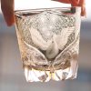 Edo Kiriko handgefertigtes Whiskyglas „Gray Phoenix“ mit Pfauenmotiv in Holzbox Edo Kiriko Peacock Pattern Whisky Glass - Gray Phoenix Edition - 5