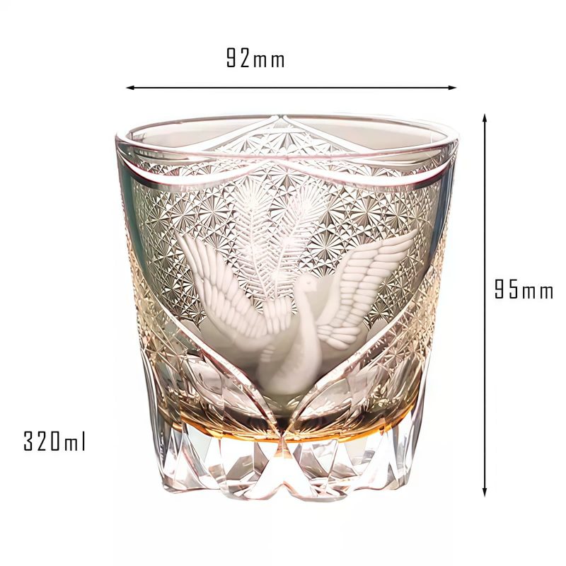 Edo Kiriko handgefertigtes Whiskyglas „Gray Phoenix“ mit Pfauenmotiv in Holzbox Edo Kiriko Peacock Pattern Whisky Glass - Gray Phoenix Edition - 8