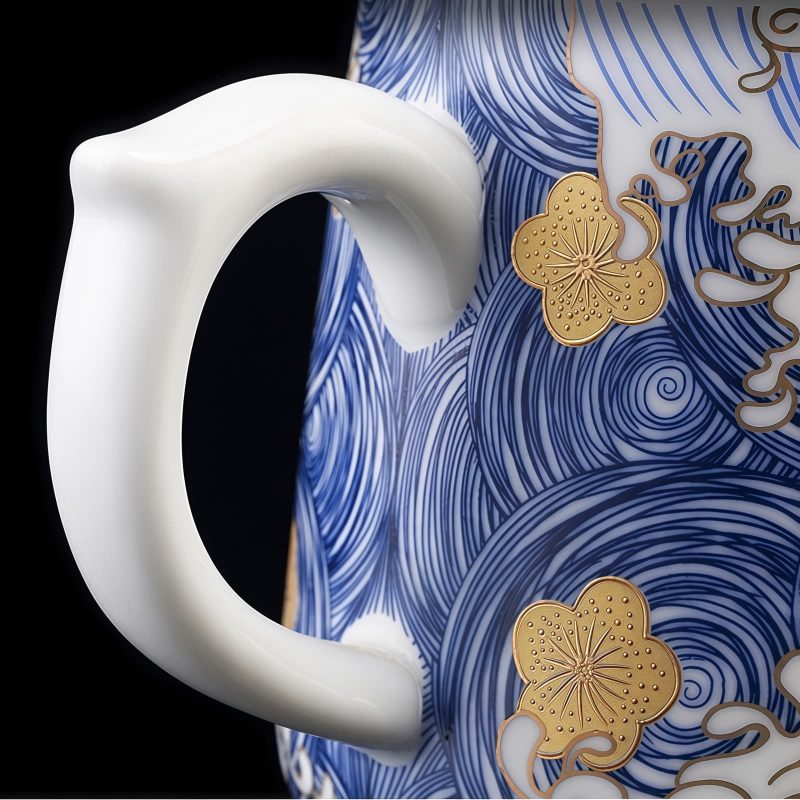 Keramik-Teebecher mit Sieb & Deckel – Goldene Pflaumenblüte & Wellen Gold Plum Waves Ceramic Tea Mug with Infuser & Lid - Elegant 12oz Steeping Cup - 6