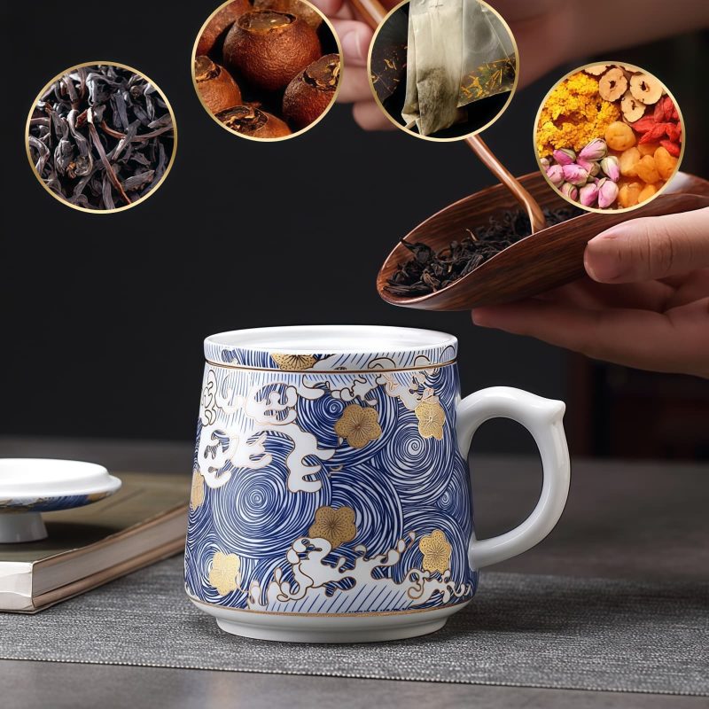 Keramik-Teebecher mit Sieb & Deckel – Goldene Pflaumenblüte & Wellen Gold Plum Waves Ceramic Tea Mug with Infuser & Lid - Elegant 12oz Steeping Cup - 5