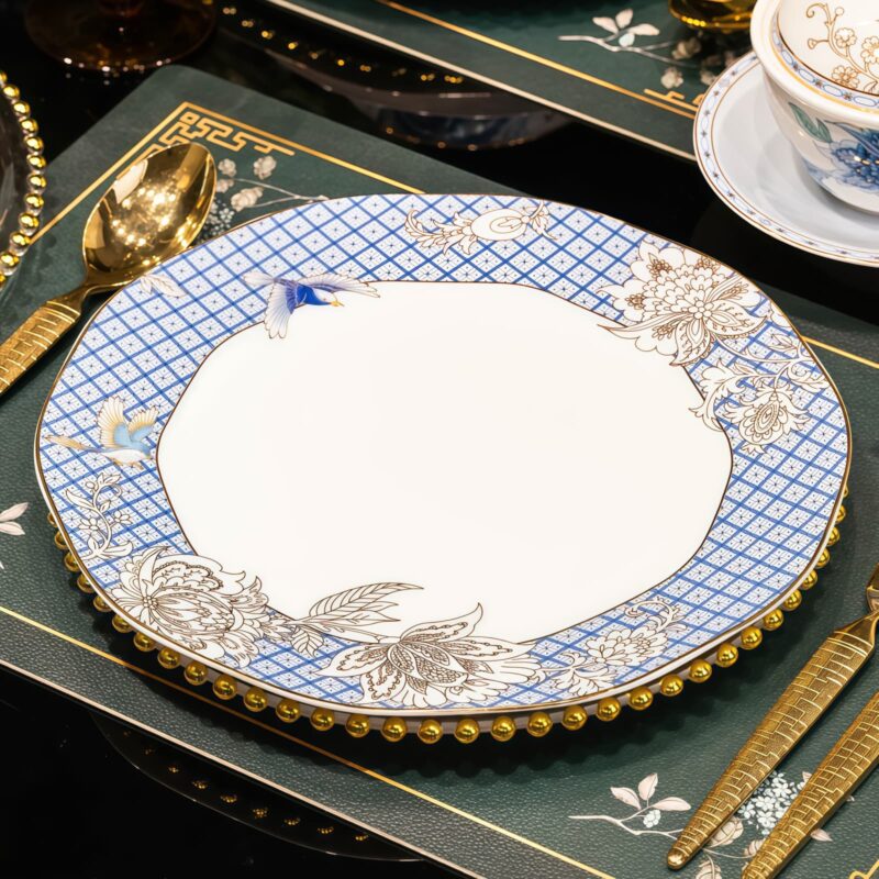 Handgefertigtes Bone-China-Geschirrset Golden Garden mit Goldakzenten Golden Garden Bone China Dinnerware Set with Gold Accents | INGRI - 7
