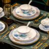 Handgefertigtes Bone-China-Geschirrset Golden Garden mit Goldakzenten Golden Garden Bone China Dinnerware Set with Gold Accents | INGRI - 22