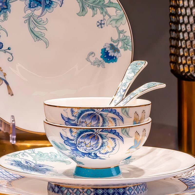 Handgefertigtes Bone-China-Geschirrset Golden Garden mit Goldakzenten Golden Garden Bone China Dinnerware Set with Gold Accents | INGRI - 17