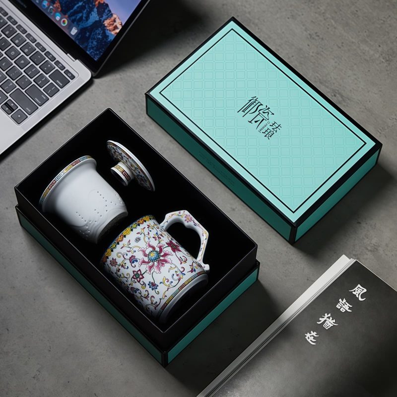 Handgemachte Porzellan-Teetasse mit Lotus-Muster, Teesieb & Deckel Lotus Pattern Porcelain Tea Mug with Infuser & Lid - 15oz - 4