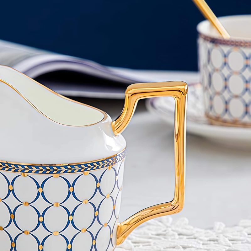 Teeservice „Circles & Dots“ aus Porzellan mit Goldrand Circles & Dots Porcelain Afternoon Tea Set with Gold Rims - 4