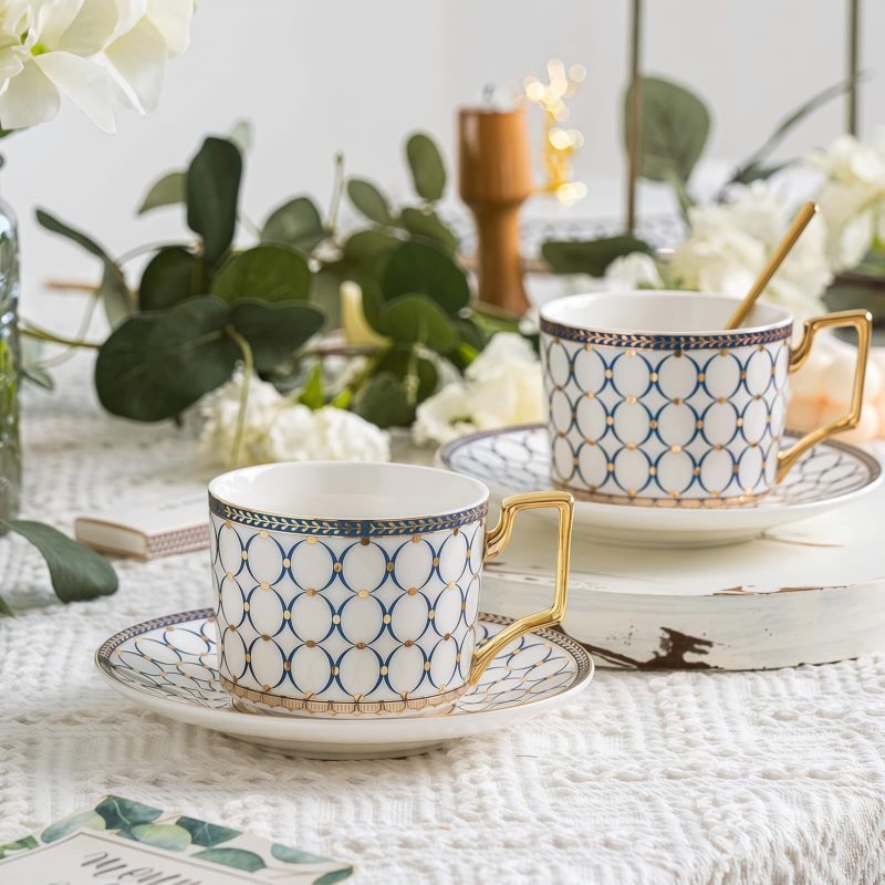 Teeservice „Circles & Dots“ aus Porzellan mit Goldrand Circles & Dots Porcelain Afternoon Tea Set with Gold Rims - 2