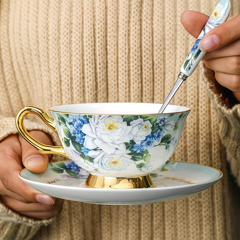 Teetassen- und Untertassen-Set aus Bone China mit vergoldetem Griff Golden Handle Bone China Tea Cup & Saucer Set | Elegant Violet Design - 5