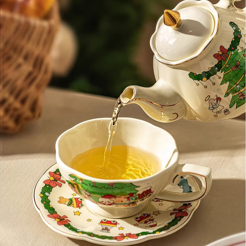 Porzellan-Teeset „Tea for One“ mit Weihnachtsbaum-Motiv Christmas Tree Porcelain Tea Set for One | Festive Teapot & Cup Set - 4