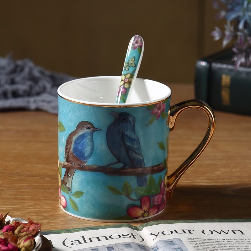 Bone-China-Tasse mit Vogel-Motiv, Deckel & Löffel Bird Bone China Mug with Lid & Spoon - Elegant Ceramic Tea Mug - 3