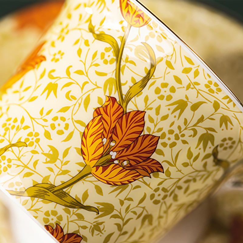 Tulip Porcelain Cup and Saucer Set with 24K Gold Trim - 3