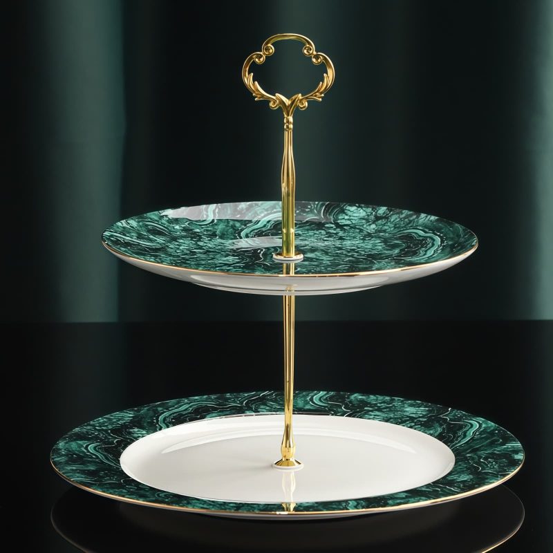 Grüne Porzellan-Etagere mit goldenem Gestänge Green Porcelain Tiered Cake Stand with Gold Rods | Elegant Dessert Display - 5