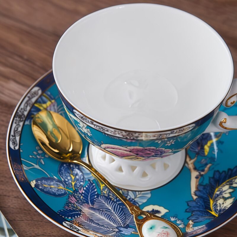 Handgefertigtes Bone-China-Teeservice „Jadeit“ mit edlem Golddekor INGRI Jadeite Handcrafted Bone China Tea Set with German Gold Detailing - 6