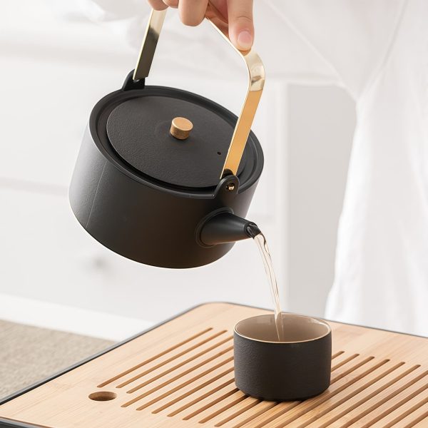 Japanisches Keramik-Teeservice in Schwarz-Gold