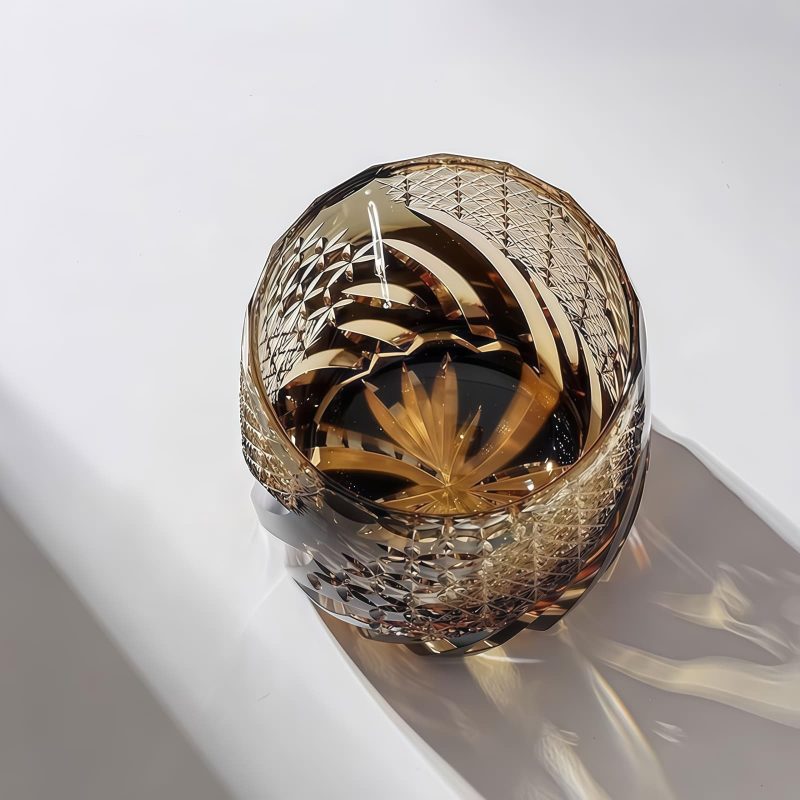 Edo-Kiriko-Whiskyglas aus bernsteinfarbenem Kristall mit edler Holzbox Edo Kiriko Amber Whisky Glass with Wooden Box - Artisan Made - 3