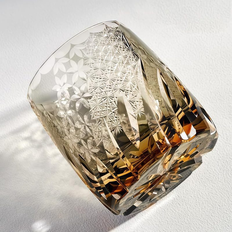 Edo-Kiriko-Whiskyglas aus bernsteinfarbenem Kristall mit edler Holzbox Edo Kiriko Amber Whisky Glass with Wooden Box - Artisan Made - 2