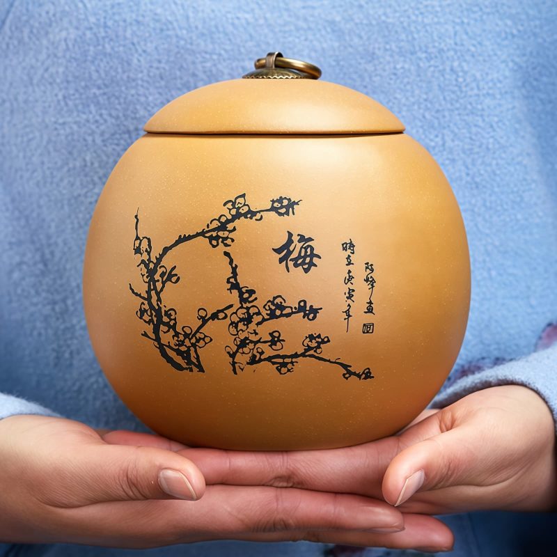 Runde Teedose aus Yixing-Ton mit Motiv der „Vier Edlen“ Yixing Purple Clay Round Tea Caddy | Four Gentlemen Design - 1