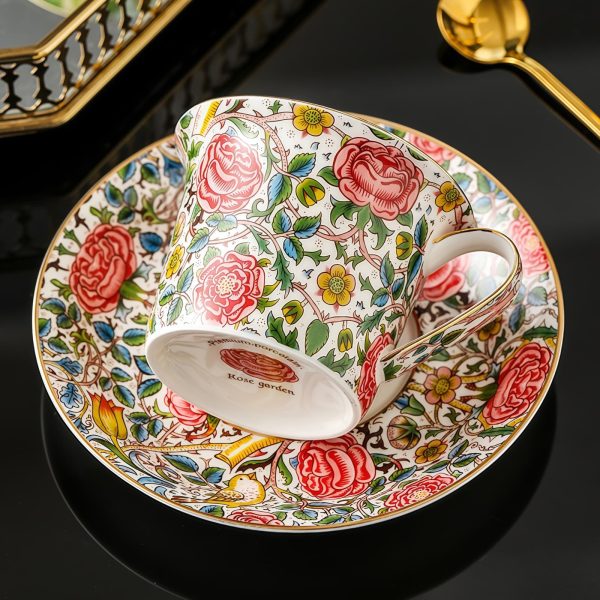 Handbemaltes Porzellan-Tassenset mit Blumen- & Fruchtmotiven und 24K Gold