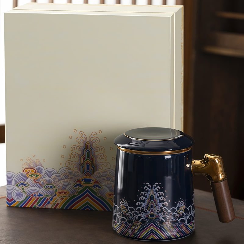 Porzellan-Teebecher „Waves“ mit Holzgriff, Sieb & Deckel Waves Porcelain Tea Mug with Wood Handle, Infuser & Lid - 13.5oz - 9