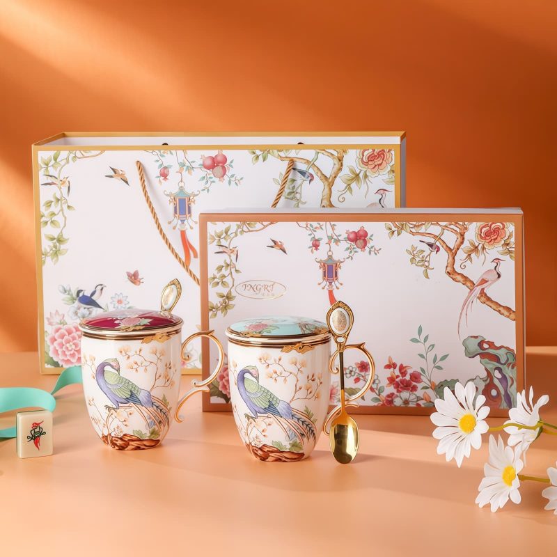 Handgefertigtes Bone-China-Tassenset für Paare mit Golddetails und goldenen Henkeln INGRI Handcrafted Bone China Couple Mug Set | Elegant Mugs - 4